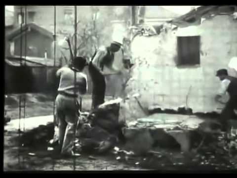 Auguste and Louis Lumière - Démolition d'un mur (1896)