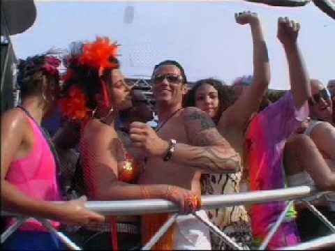Television excerpt from the 2003 parade