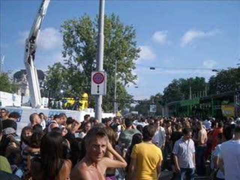 Photographs from the 2007 parade