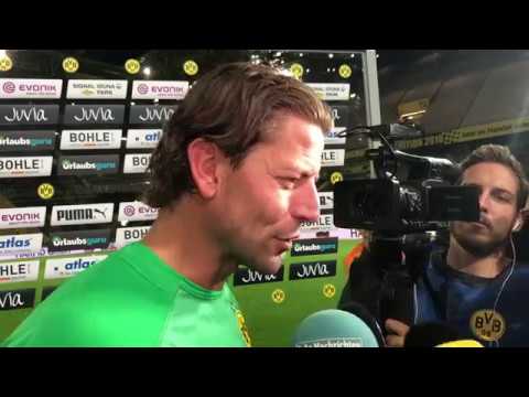 Weidenfeller reacts to his BVB send-off