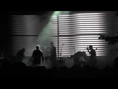 Massive Attack - Angel (Live @ Cactus Festival Brugge 2014)