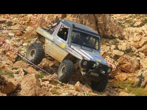 Bobtail G-Class rock crawling at the Ehden 4x4 challenge