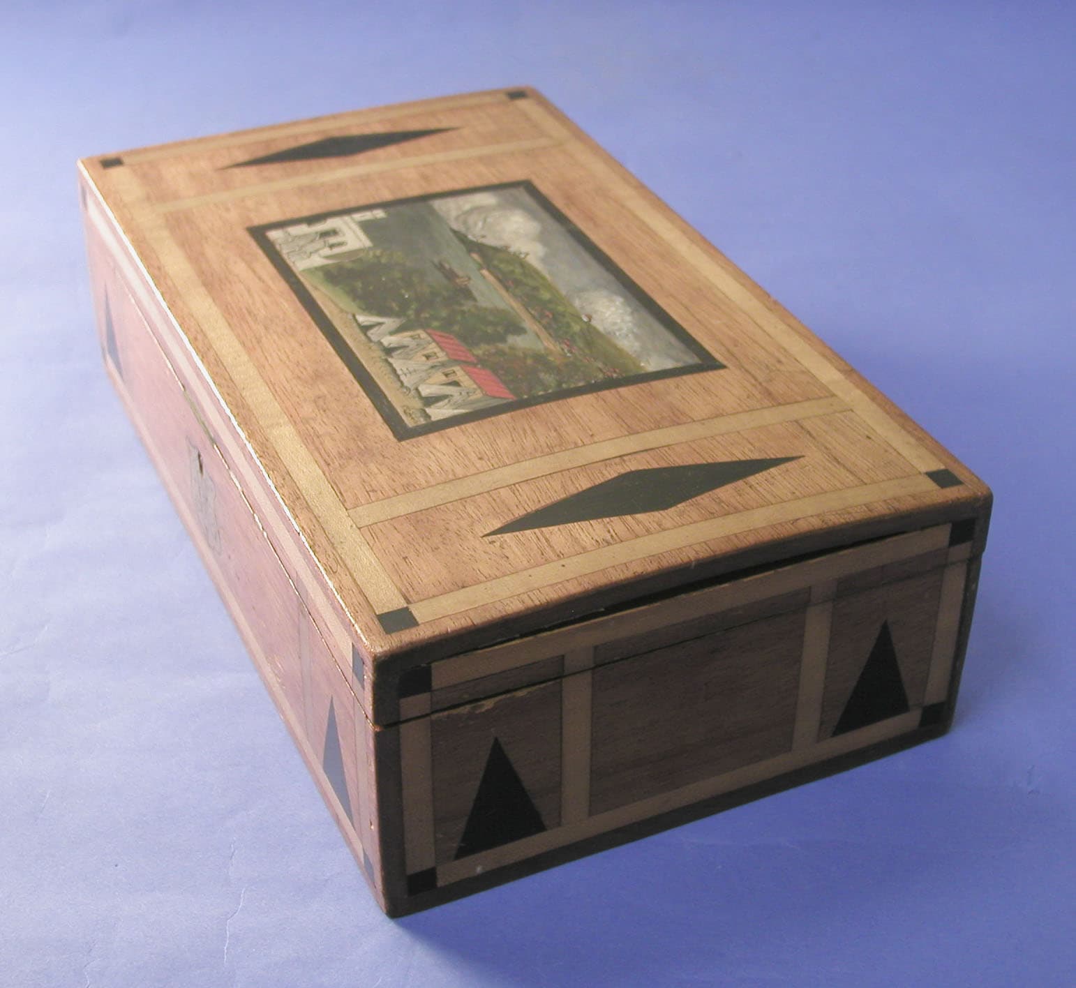 Box, souvenir (AM 2006.92.6-14)