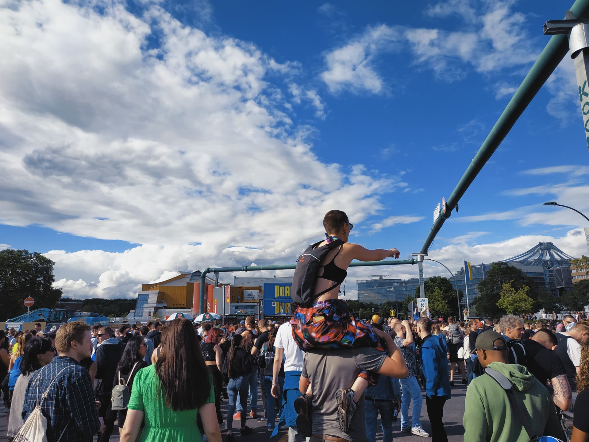 Rave the Planet an der Staatsbibliothek zu Berlin E
