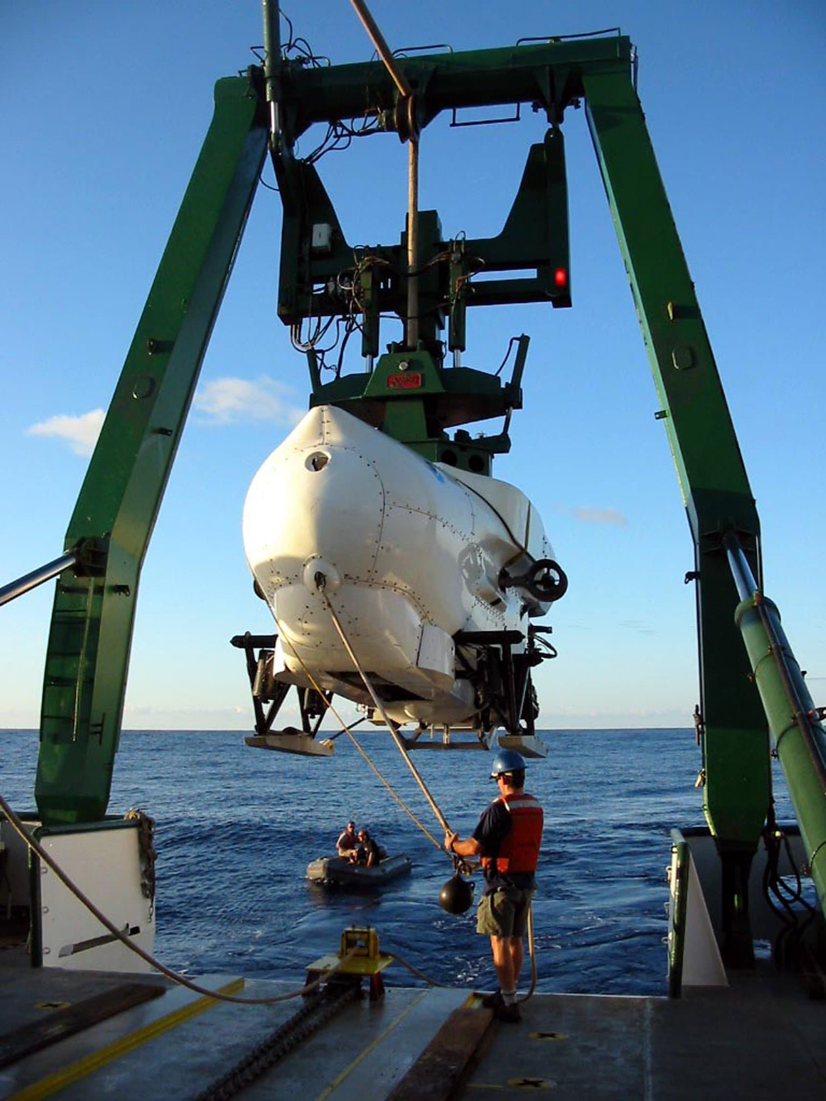 The submersible Pisces IV launched from a research ship