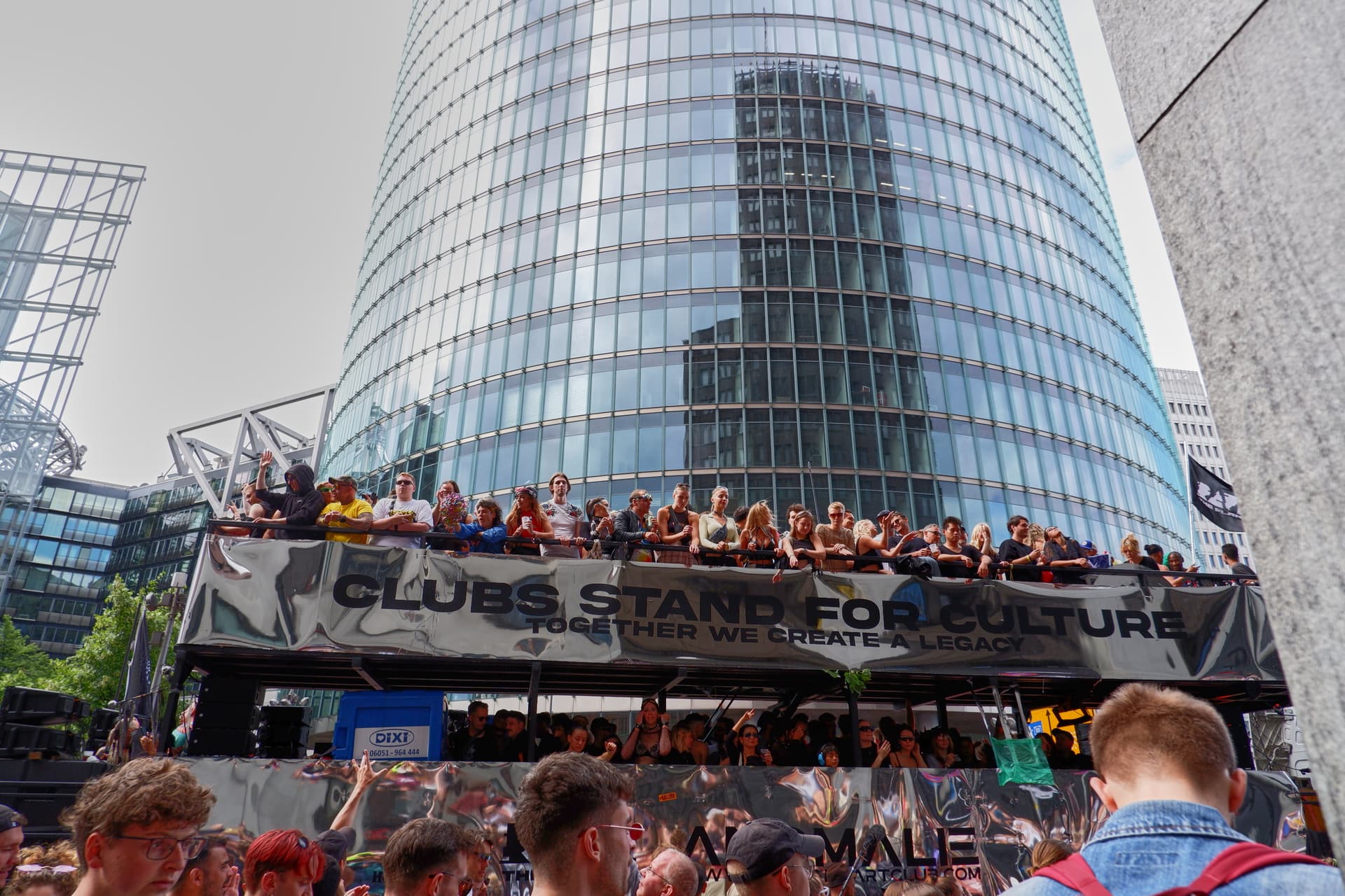 Rave the Planet 2022 Anomalie Art Club Float 1